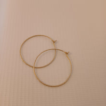 Load image into Gallery viewer, Clash Slim M Gold Hoop Earrings