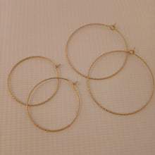 Load image into Gallery viewer, Clash Slim M Gold Hoop Earrings