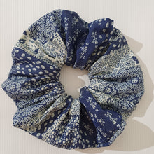 Load image into Gallery viewer, Scrunchie Blue Boho Removable Tie