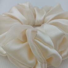 Load image into Gallery viewer, Vintage French Silk Scrunchie Cream