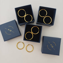 Load image into Gallery viewer, Gold Everyday Hoop Earrings L