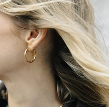 Load image into Gallery viewer, Gold Everyday Hoop Earrings L