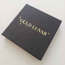 Load image into Gallery viewer, Gold Molten Disc Paperclip Necklace