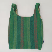 Load image into Gallery viewer, Green Handheld Silk Lined Bag