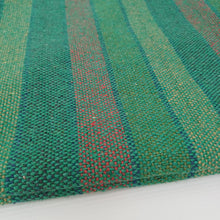 Load image into Gallery viewer, Green Handheld Silk Lined Bag