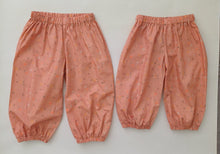 Load image into Gallery viewer, Strawberry Floral Balloon Kiddies Trousers