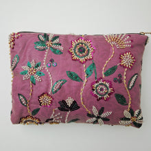 Load image into Gallery viewer, Pink Beaded Sequins Clutch