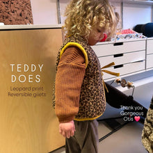 Load image into Gallery viewer, Kiddies Reversible Gilets Leopard Fleece